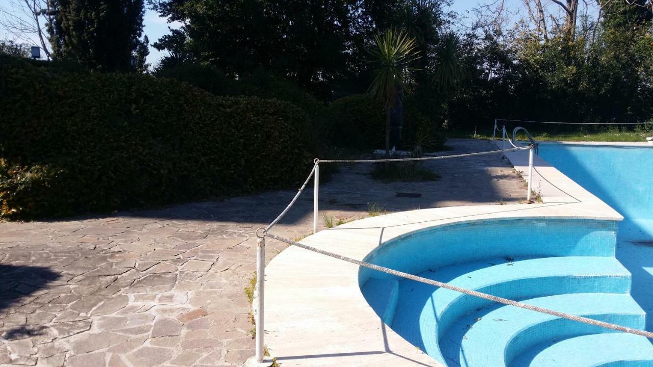 Aurelia Garden Rom